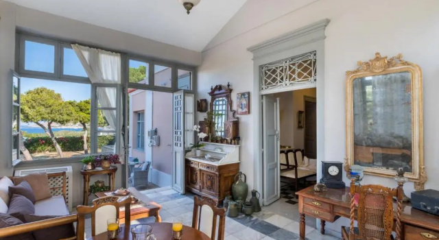 DellaGracia Mansion in Poseidonia Syros, Rezerwuj Hotel Posidhonía 