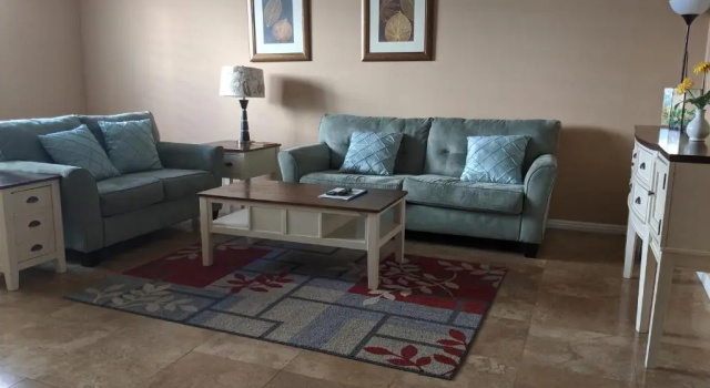 2Bedroom with Den and 2BA 4 Blocks to Santa Monica Beach, Забронировать Отель Отели Лос-Анджелеса с парковкой, Парковка