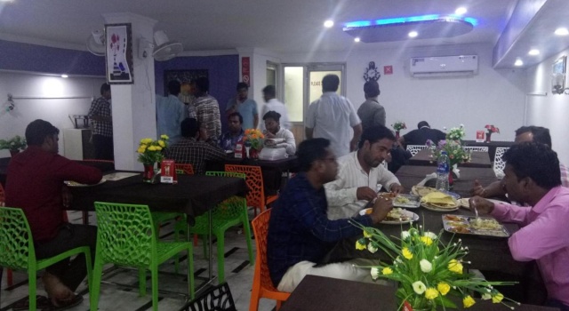 OYO 8743 Hotel Ravi Palace