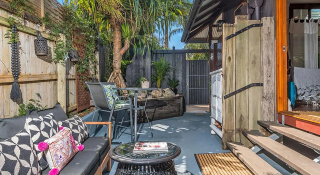 Black Beauty Studio, Забронировать Отель Бангало Byron Bay Hinterland, рядом с Bangalow Market