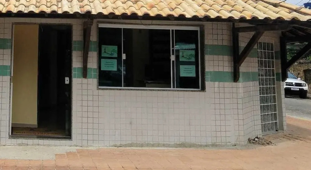 Aluguel Econômico - Brisas do Farol - Arraial do Cabo, Забронировать Отель Отели штата Рио-де-Жанейро с парковкой, Парковка