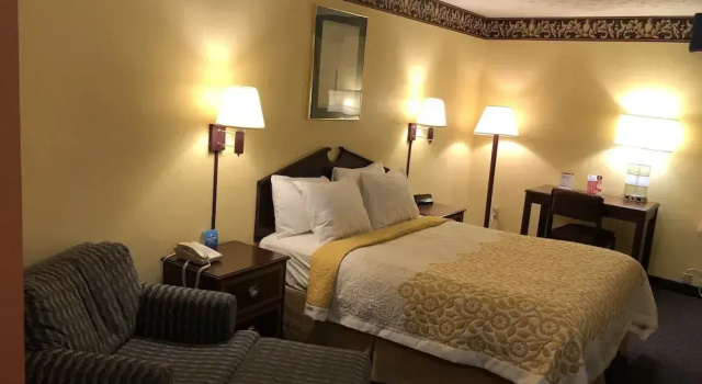 Days Inn And Suites Youngstown / Girard Ohio, Rezervasyon Otel Canfield Ohio