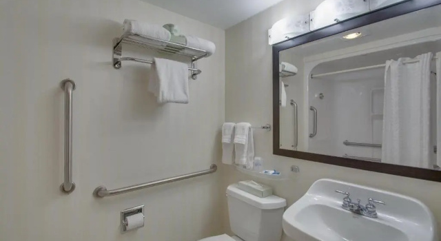 Номер Standard Best Western Plus, The Inn at Hampton