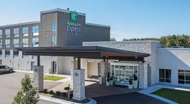 Четырёхместный номер Standard Holiday Inn Express & Suites Ludington by IHG