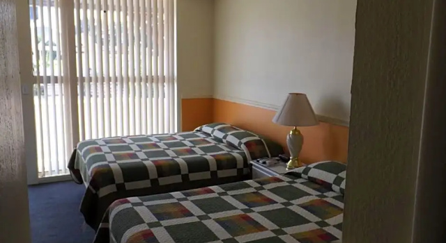 Номер Economy Twin Lakes Inn