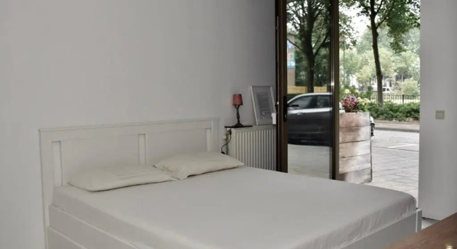 Brand new studio City Center Rotterdam, Забронировать Отель Роттердам Южная Голландия, рядом с Гердесиавег