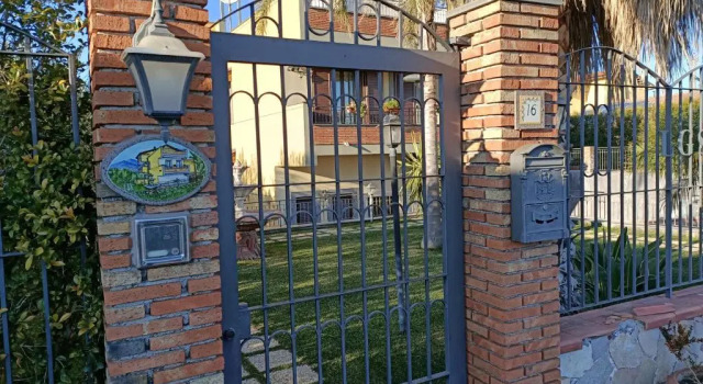 B&b Villa Salome', Забронировать Отель «постель и завтрак» Сан-Пьетро-Кларенца Сицилия