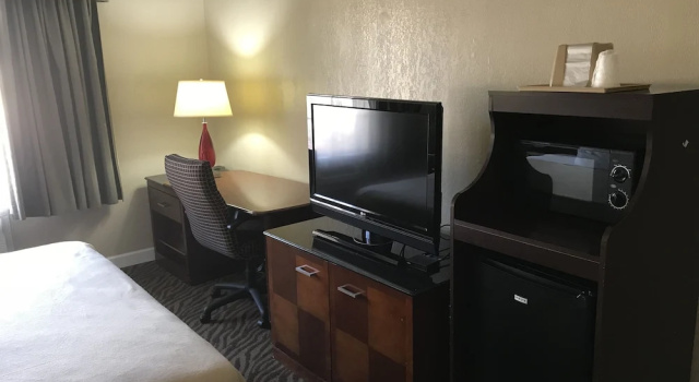 Двухместный номер Standard Hometown Inn & Suites