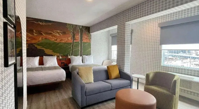 Четырёхместный люкс Отель Quality Inn & Suites Thunder Bay Downtown