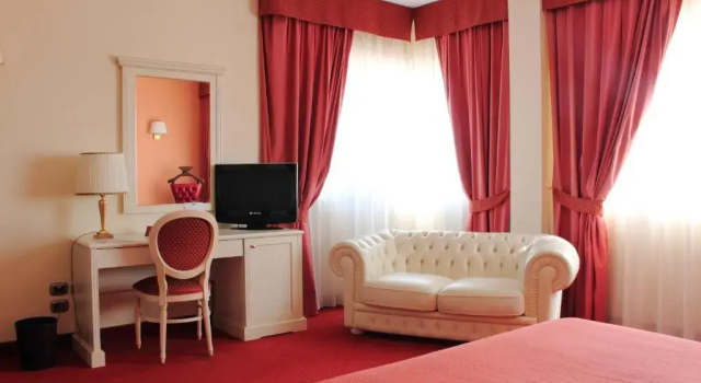 Полулюкс Semiramide Palace Hotel