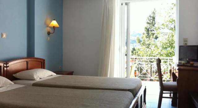 Двухместный номер с балконом Three Stars Beach Hotel