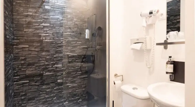 Номер Standard Logis Central Hôtel - Restaurant & Spa