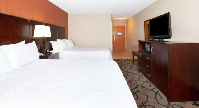 Четырёхместный номер Standard Hampton Inn Monroe