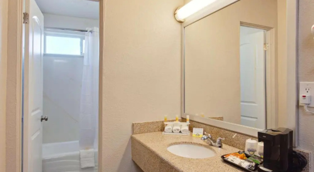 Номер Standard Days Inn by Wyndham Chowchilla Gateway to Yosemite