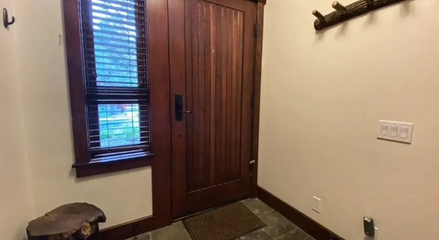 Номер Standard Juniper Crest 7 Private Hot Tub, 2 Car Garage, BBQ, Walk to the Lifts and Mountain Views by RedAwning