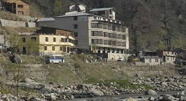 The River Crescent Resort, Забронировать Курортный отель Отели штата Химачал-Прадеш 3 звезды, 3*