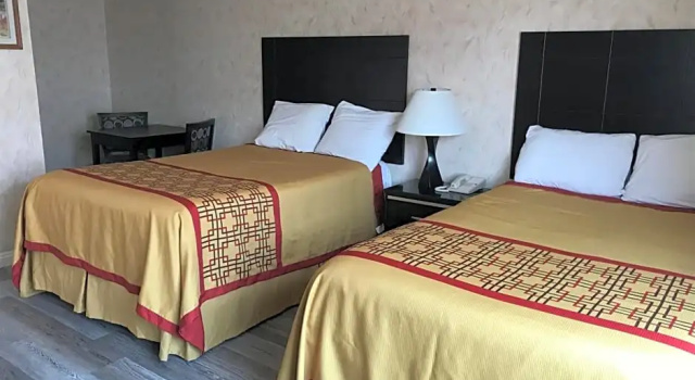 Номер Deluxe Manhattan Inn & Suites