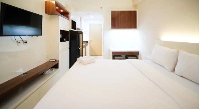 Compact And Cozy Stay Studio At Bale Hinggil Apartment, Boek Appartement Medokan East Java