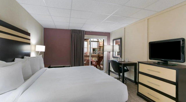 Eisenhower Hotel & Conference Center