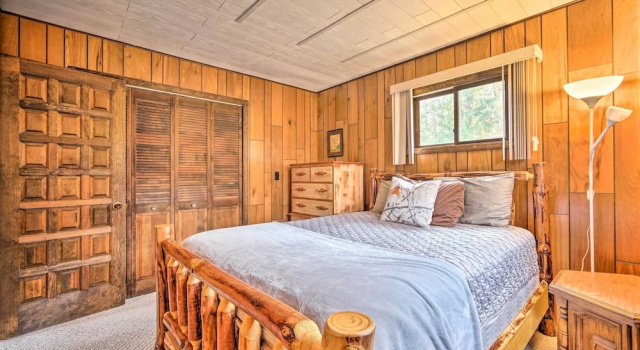 North Creek Chalet w/ Fire Pit Near Gore Mountain!, Забронировать Шале Норт-Крик Adirondack Mountains