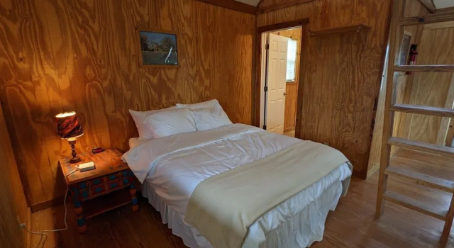 Red Horse Cabins, Забронировать Отель Отели Texas Hill Country 3 звезды, 3*