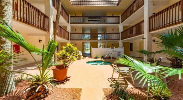 Just Beachy~ocean View~2nd Fl 2 Bedroom Condo by RedAwning, Book Lejlighed St. Johns County USA