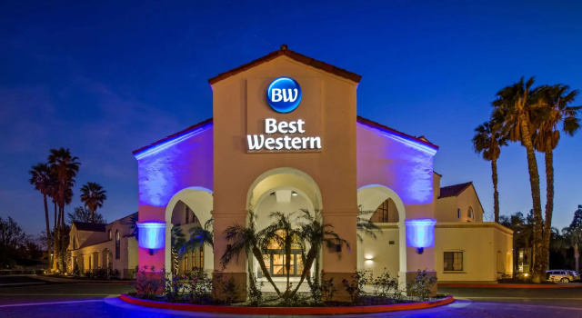 Кровать в общем номере Best Western Posada Royale Hotel & Suites
