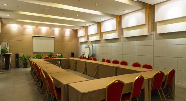 Jinjiang Inn Chengde Railway Station, Rezerwuj Hotel Hotele i Zakwaterowanie w Chengde, Hotel