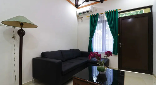 Kost Amanah, Đặt Nhà khách Khách sạn tại Jakarta có Bãi đậu xe, Bãi đậu xe