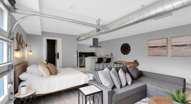 Super chic & modern studio apt - in the heart of San Marco!, Забронировать Отель Джэксонвилл штат Флорида