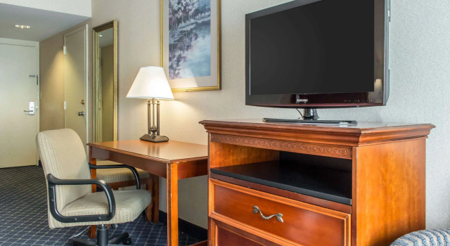 Четырёхместный номер Standard Clarion Hotel & Conference Center Ronkonkoma MacArthur Airport