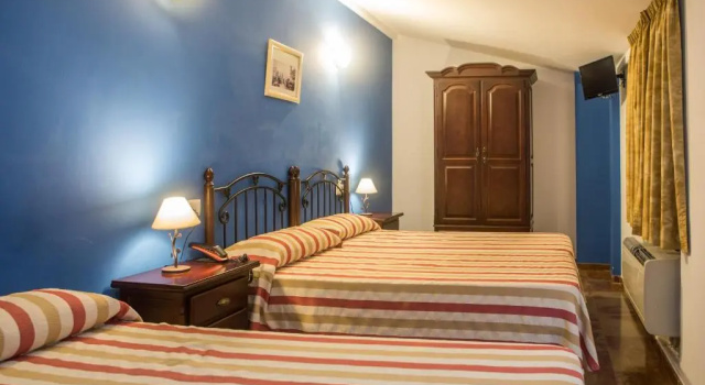 Трёхместный номер Standard Hostal San Cayetano