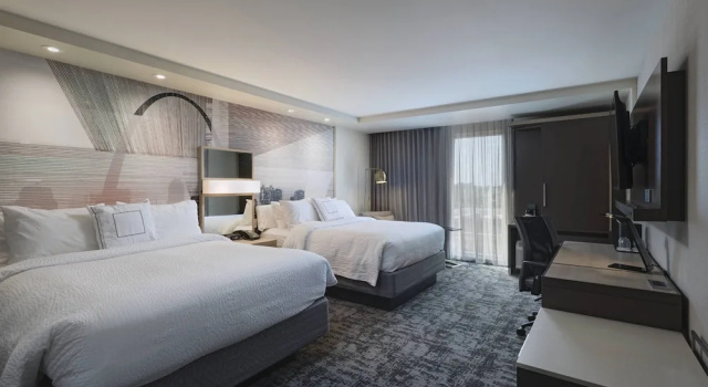 Courtyard St. Louis Brentwood, Забронировать Отель Отели Ричмонд-Хейтс с парковкой, Парковка