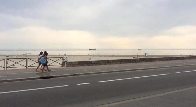Студия Studio les pieds dans l'eau