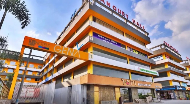 GenX Surat BY 1589 Hotels, Забронировать Отель Пальсана штат Гуджарат