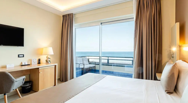 Двухместный номер Deluxe с балконом и с видом на море Grand Hotel Santa Maria