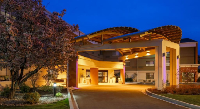 Holiday Inn Express Milwaukee-West Medical Center by IHG