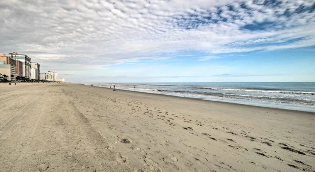 Oceanfront Myrtle Beach Rental w/ Pool!, Забронировать Апартаменты/квартира Отели Миртл-Бич с парковкой, Парковка