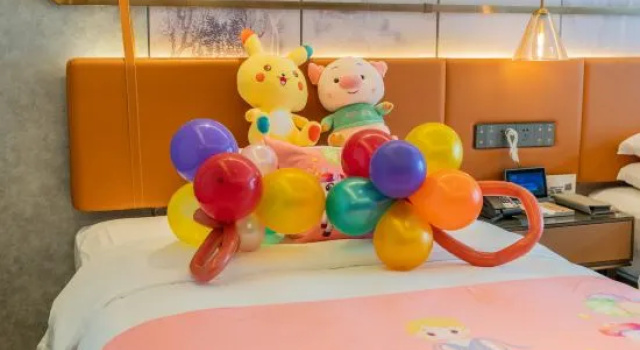 Семейный тент Xinzheng Xingangwanhua Hotel