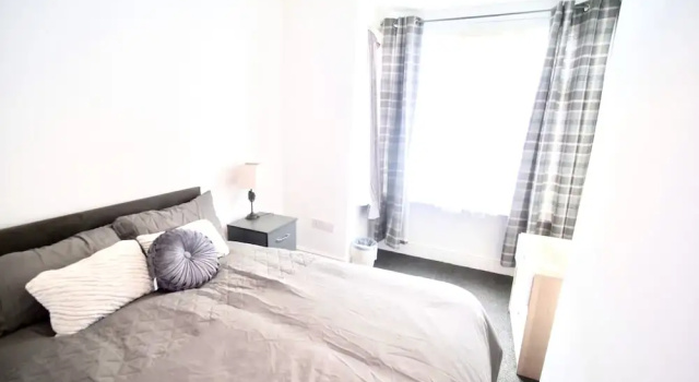 Lovely 6 bed Property Located Within Dudley, Забронировать Апартаменты/квартира Дадли Уэст-Мидлендс