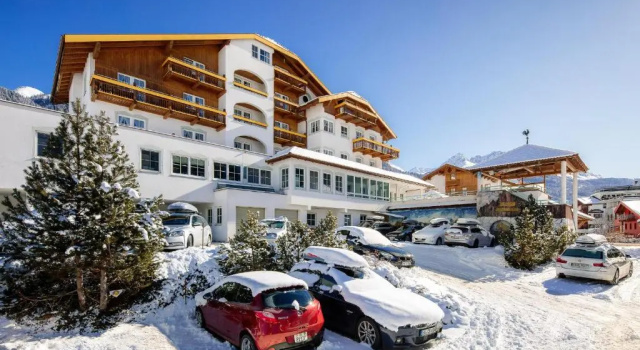 Hotel Post, Забронировать Отель Отели Наудерс с бассейном, Бассейн