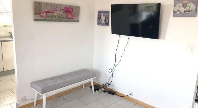 Apartment With 2 Bedrooms in Bevaix, With Wonderful Lake View, Pool Ac, Varaa Huoneisto Bevaix 