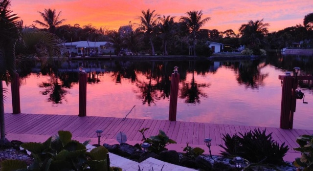 Коттедж OASIS ON THE RIVER 3BR 2 5 BA - Pool