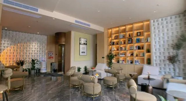 Yalan S Garden Hotel (Shenzhen Baoan Center Fanshen Subway Station Branch), Забронировать Отель Xin'an Баоань