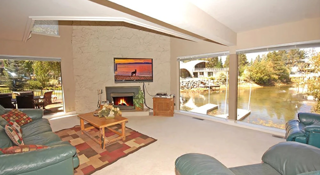 384 Beach Drive 4 Bedroom Home, Забронировать Дом для отпуска Саут-Лейк-Тахо South Lake Tahoe Area