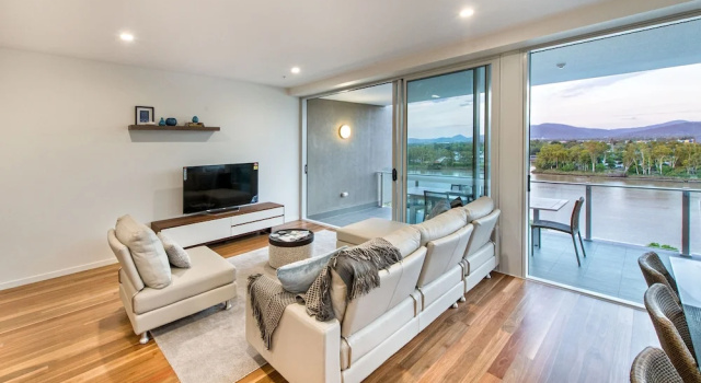 Апартаменты с 3 комнатами с балконом и с видом на реку Empire Apartment Hotel Rockhampton