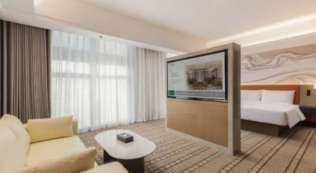 Люкс Deluxe Madison Hotel Tianjin Dongli Huicheng Square