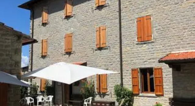 Albergo Ristorante Letizia, Забронировать Отель Кьюзи-делла-Верна 