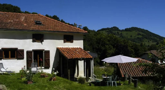 Chambres d'Hotes Au Vieux Logis, Забронировать Отель Нисто Hautes-Pyrénées