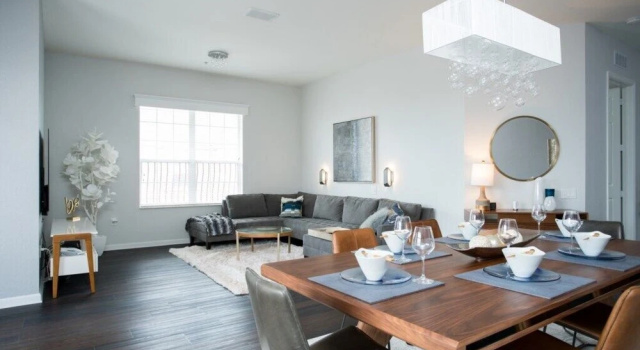 Penthouse Vision. 3 Bedroom Condo by Redawning